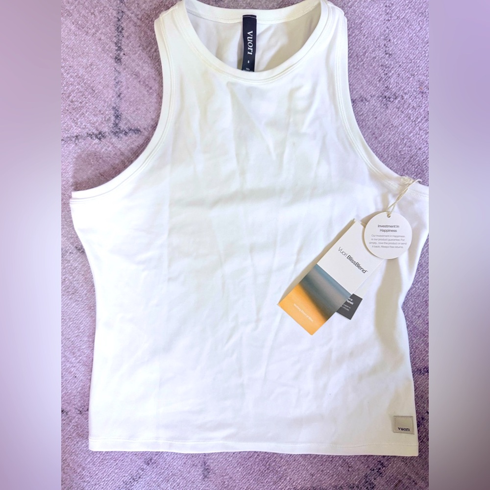 VUORI NWT all the feels crew tank white Small